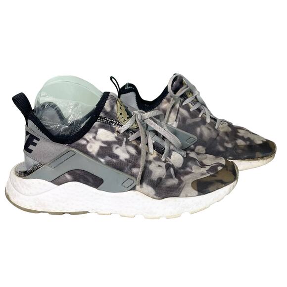 Nike Other - Nike Air Huarache Shoe Mens Gray Camo Lace Up Mid Top Size 9